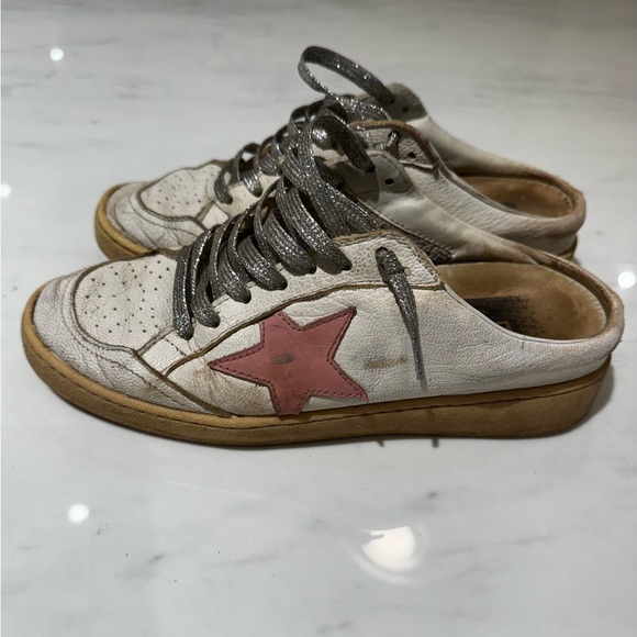 Ballstar Sabot Sneaker in White & Antique Pink
Golden Goose - Picture 3 of 3